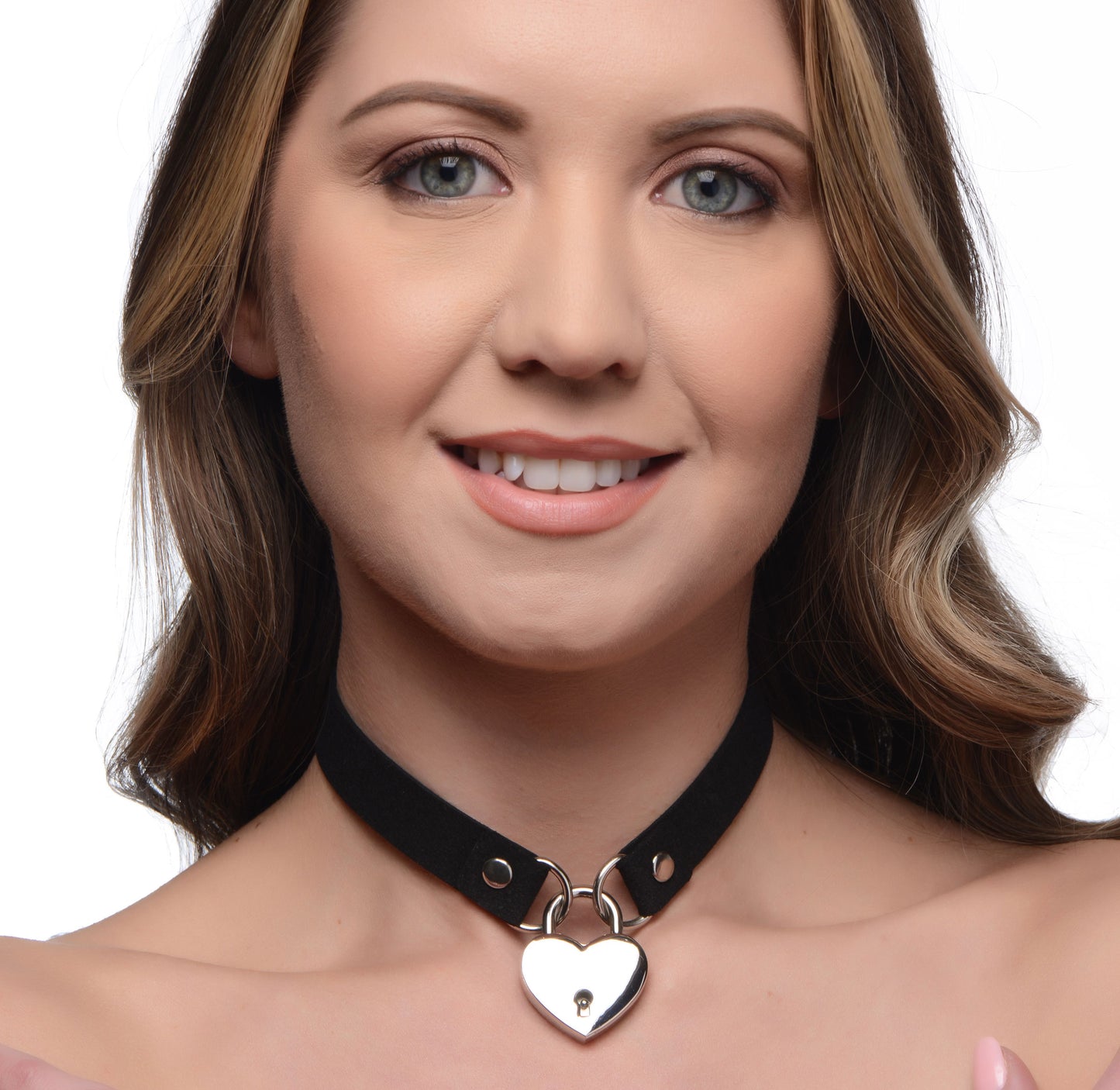 Lock-it Heart Choker